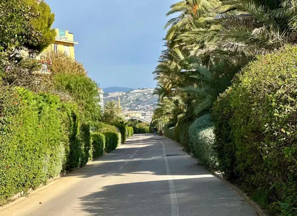 Il cicloturismo conquista l'Italia: un business da 10 miliardi che cambia il modo di viaggiare