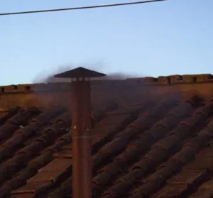 Seconda fumata nera al Conclave- ancora nessun Papa, cresce l’attesa in Piazza San Pietro.