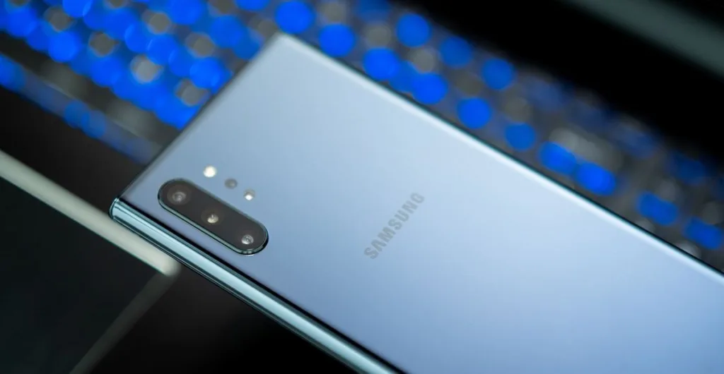 Samsung ha in programma di lanciare un nuovo tri-fold, e i dettagli in merito sembra che siano molto più che interessanti