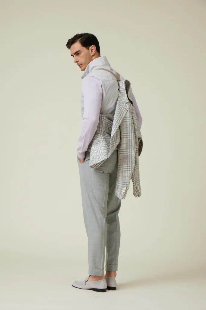 Tombolini SS26: L'Eleganza delle Marche Veste l'Estate del Futuro