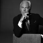 Milano, stazione culturale della moda mondiale, si prepara a celebrare un traguardo storico: il 50° anniversario del celebre marchio Armani