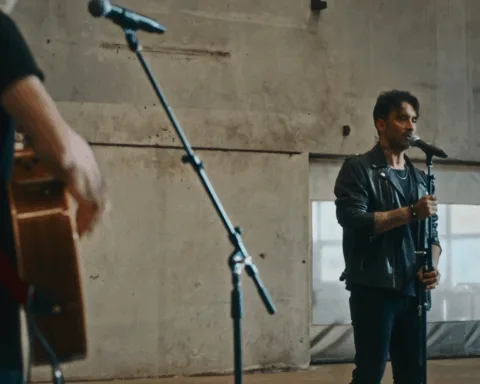 Non ho paura di niente, il nuovo potente singolo di Fabrizio Moro anticipa l’album in arrivo.