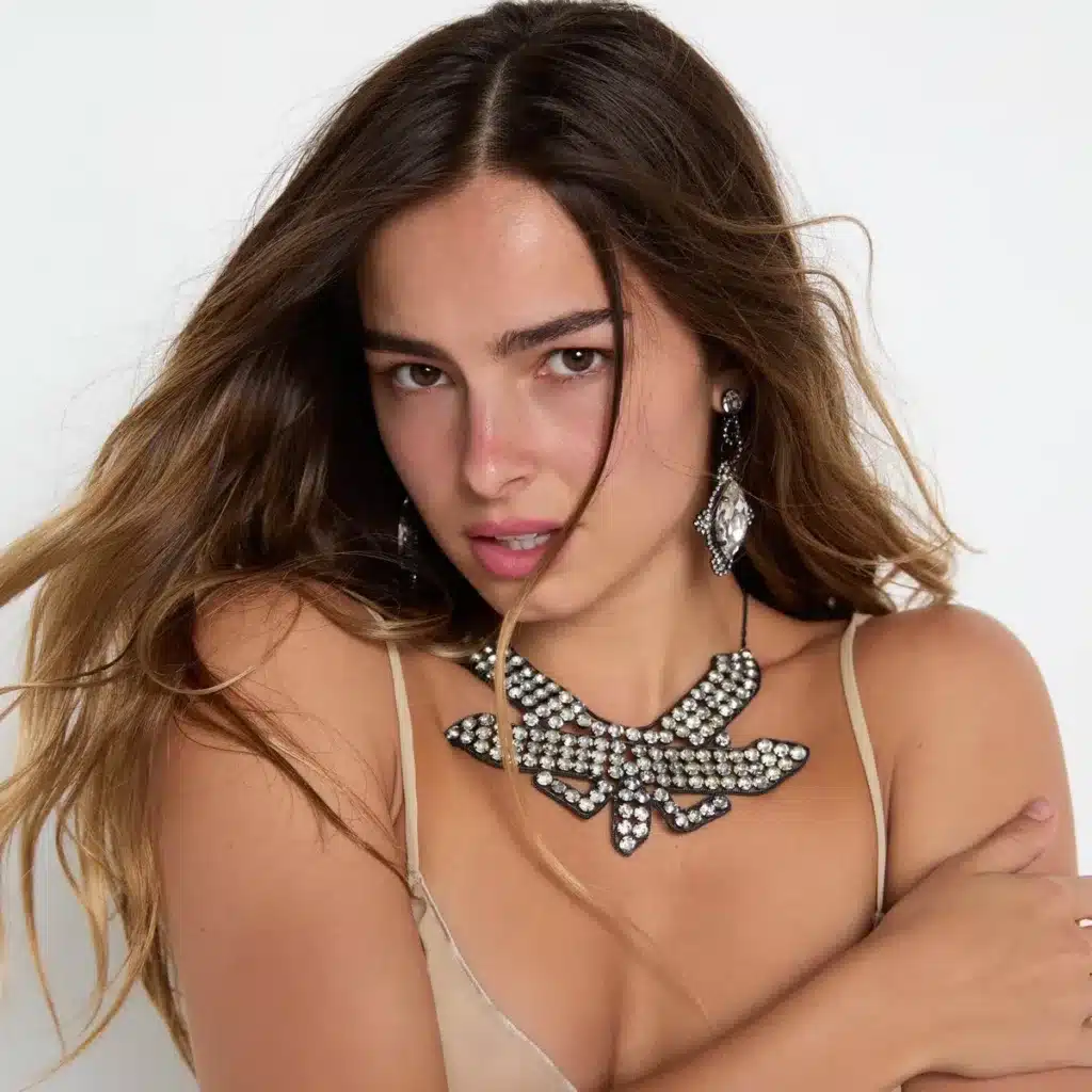 Addison Rae compie 25 anni: da TikTok star a icona globale del pop