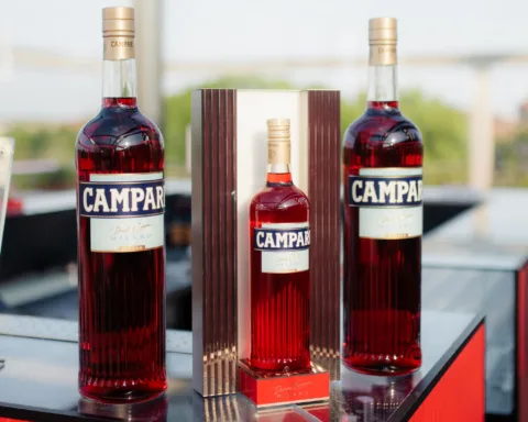 La Guardia di Finanza ha disposto il sequestro di azioni del valore di circa 1,3 miliardi di euro nei confronti della holding lussemburghese Lagfin, che controlla la maggioranza del gruppo Campari