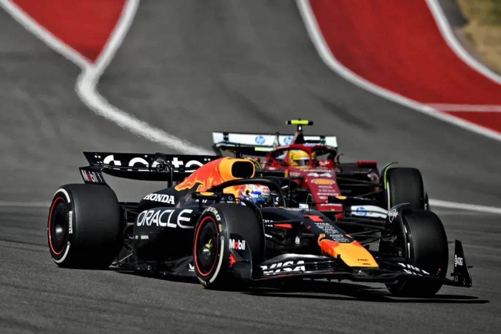 Sprint Race F1 ad Austin, vince Verstappen, patatrac in partenza per le McLaren