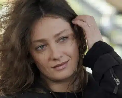 Giovanna Mezzogiorno è una delle figure più intense e riconoscibili del cinema italiano