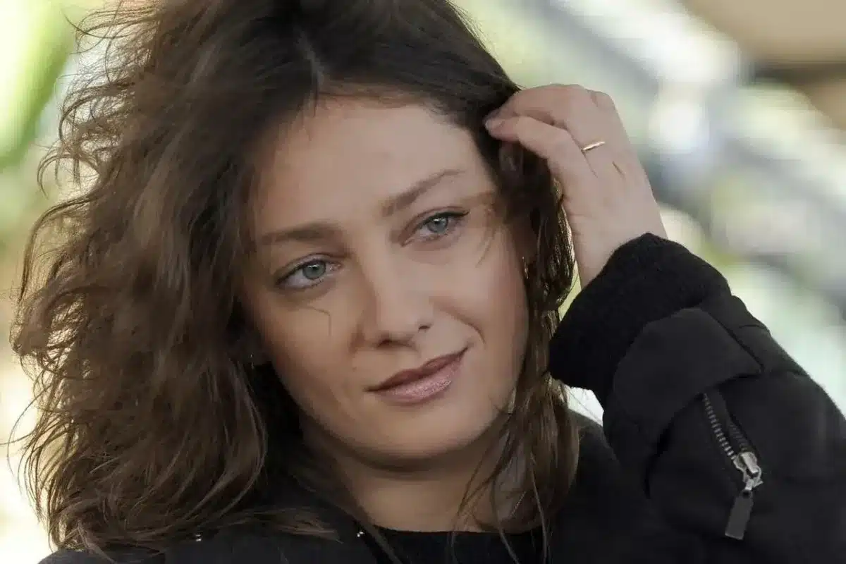 Giovanna Mezzogiorno è una delle figure più intense e riconoscibili del cinema italiano