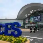 CES 2026 apre ufficialmente le porte a Las Vegas e conferma quello che ogni lettore di MondoUomo.it intuisce e vi racconta da mesi: il futuro dell’uomo urbano è un mix di stile, performance, salute e divertimento ad alto tasso di intelligenza artificiale