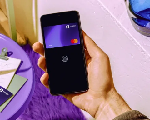 Ristoranti, viaggi, shopping: sei italiani su dieci cedono almeno una volta al mese alla spesa "di piacere". Anche mentre il portafoglio piange. I dati dell'Osservatorio SumUp raccontano un Paese in bilico tra risparmio e gratificazione.