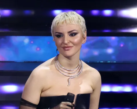 Arisa, nome d’arte di Rosalba Pippa, è una delle interpreti più apprezzate del pop italiano degli ultimi vent’anni.