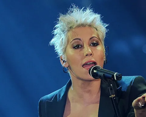 Malika Ayane è una delle voci più raffinate della scena musicale italiana; artista milanese classe 1984, vanta una carriera lunga oltre quindici anni e numerose partecipazioni al Festival di Sanremo, incluse cinque presenze in gara nelle edizioni precedenti.