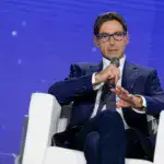 L'amministratore delegato ha svelato in conferenza stampa i piani per un'offerta tv rinnovata, tra reality, fiction e talk show potenziati.