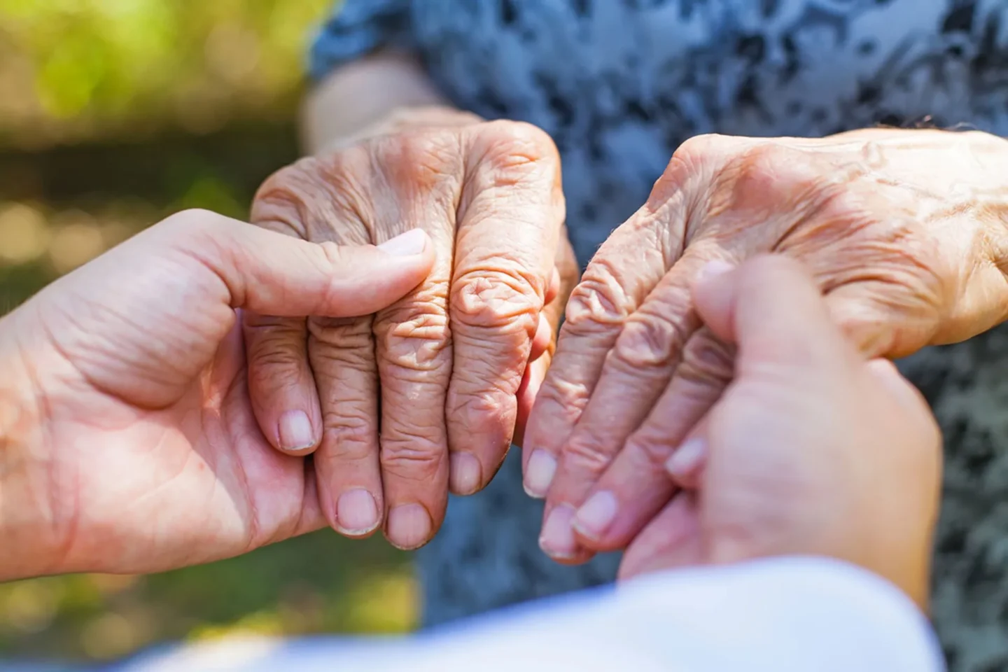 L’11 aprile non è un giorno qualsiasi; è la Giornata Mondiale del Parkinson, e anche se non se ne parla abbastanza tra amici al bar o negli spogliatoi dopo una partita, è un tema che ci riguarda da vicino.