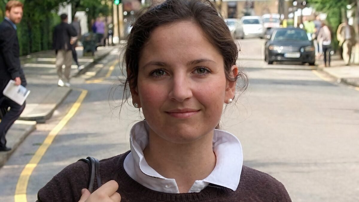 Nel ribaltone giudiziario sul delitto di Garlasco, la Procura di Pavia e i carabinieri del Nucleo Investigativo di Milano hanno delineato il presunto movente che avrebbe spinto Andrea Sempio a uccidere Chiara Poggi la mattina del 13 agosto 2007.