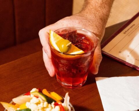 I 10 Cocktail Più Bevuti al Mondo nel 2026: Scopri i Classici che Dominano i Bar Globali!