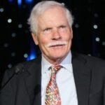 Ted Turner è morto a 87 anni, e con lui se ne va uno dei pochi imprenditori capaci di cambiare davvero il linguaggio dei media.