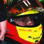 George Russell chiude al comando le FP1 del GP di Barcellona davanti a Piastri e Leclerc. Debutto convincente per Leonardo Fornaroli su McLaren, migliore tra i rookie.