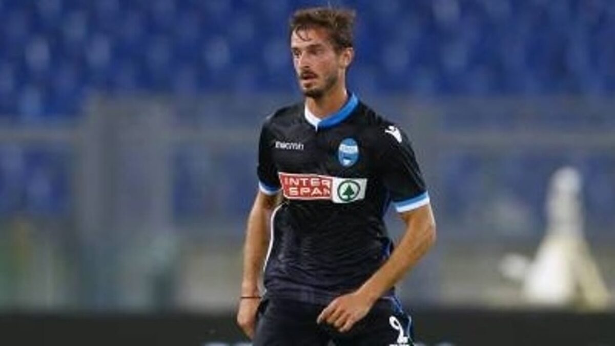 La storia di Marios Oikonomou, il calciatore greco morto dopo un incidente in scooter. Tra Bologna, Cagliari e Sampdoria ha costruito la sua vita lontano da casa. Oggi la Grecia piange un figlio prematuramente strappato ai suoi