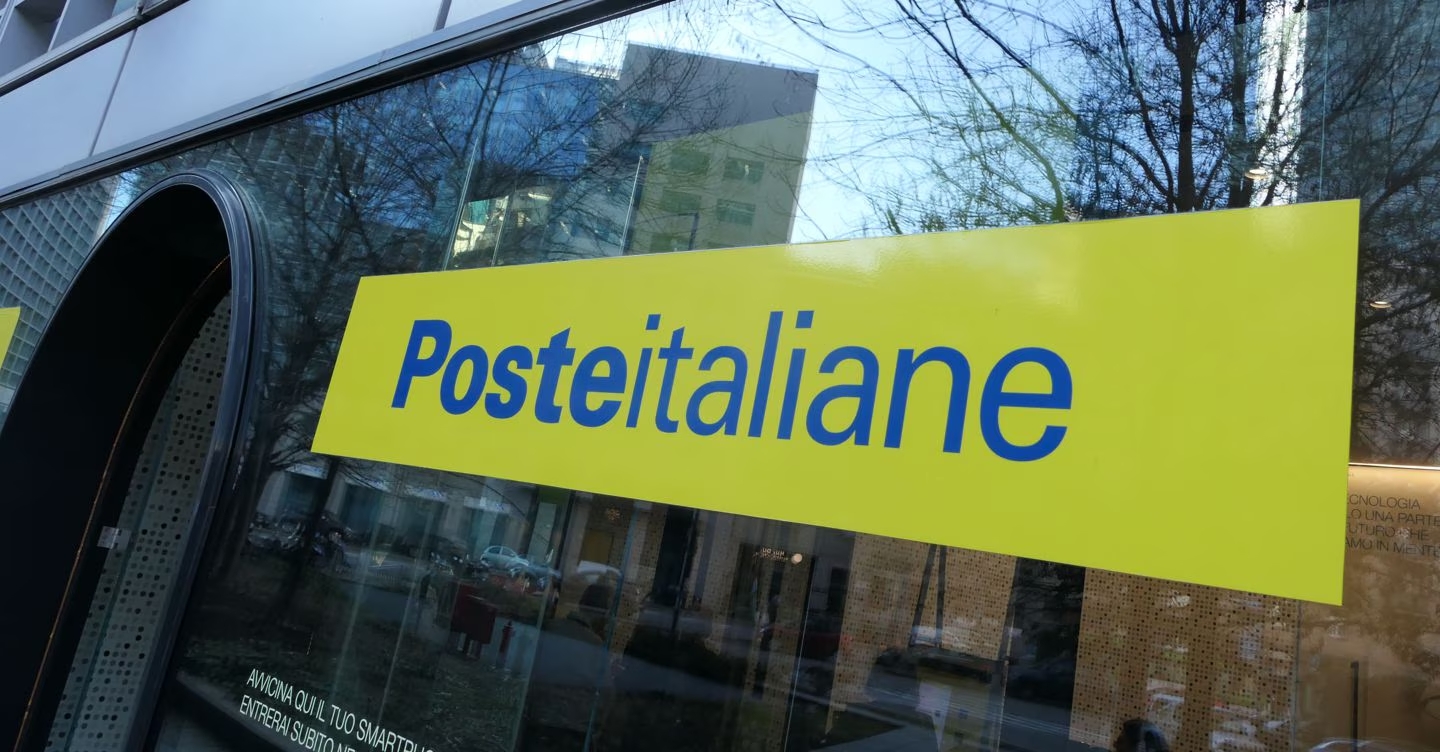 offerta pubblica di acquisto e scambio con cui Poste Italiane punta al controllo di TIM.