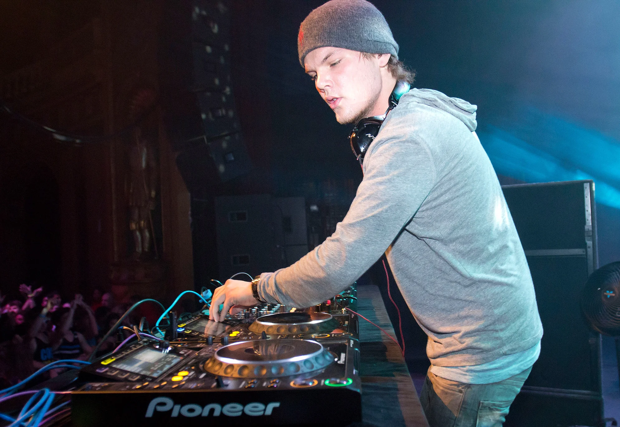 Avicii, la stella che ha illuminato l'EDM: storia, genio e l'eredità di Tim Bergling