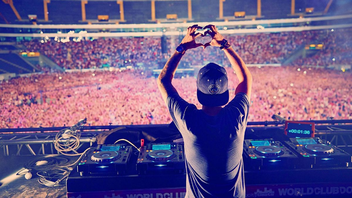 Avicii, la stella che ha illuminato l'EDM: storia, genio e l'eredità di Tim Bergling
